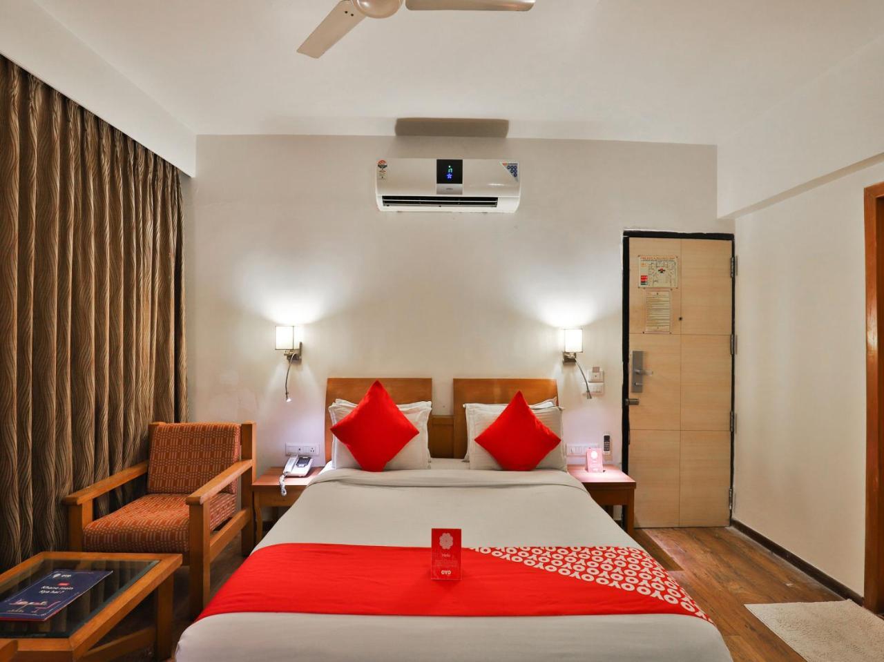 Oyo 1123 Hotel Rock Regency Ahmedabad Esterno foto