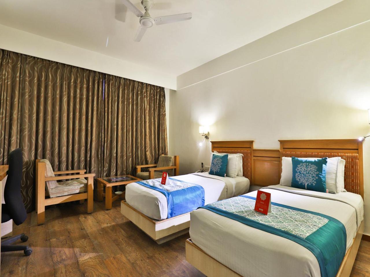 Oyo 1123 Hotel Rock Regency Ahmedabad Esterno foto