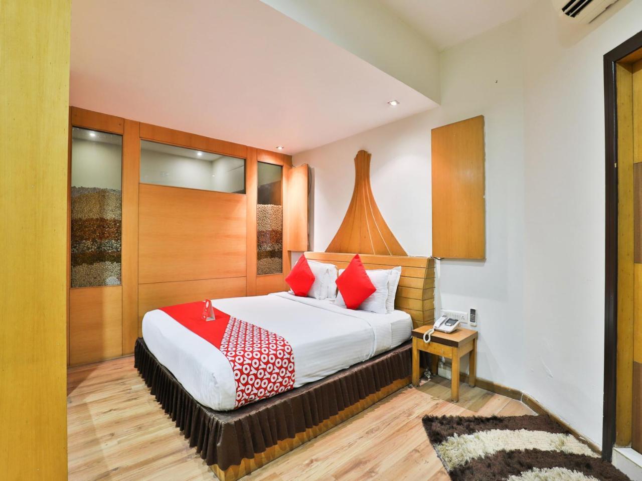 Oyo 1123 Hotel Rock Regency Ahmedabad Esterno foto