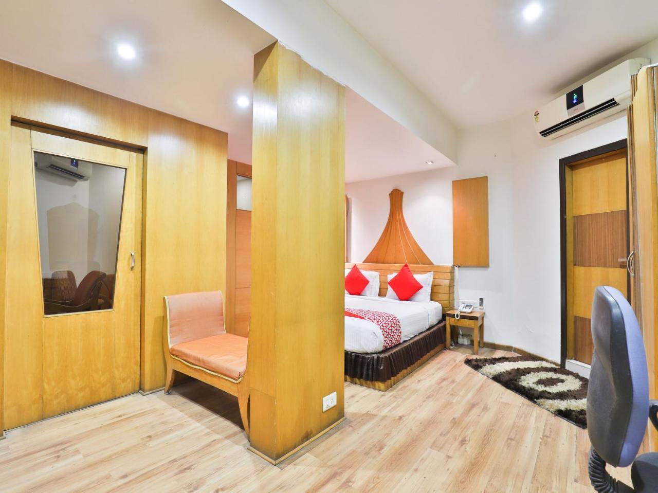 Oyo 1123 Hotel Rock Regency Ahmedabad Esterno foto