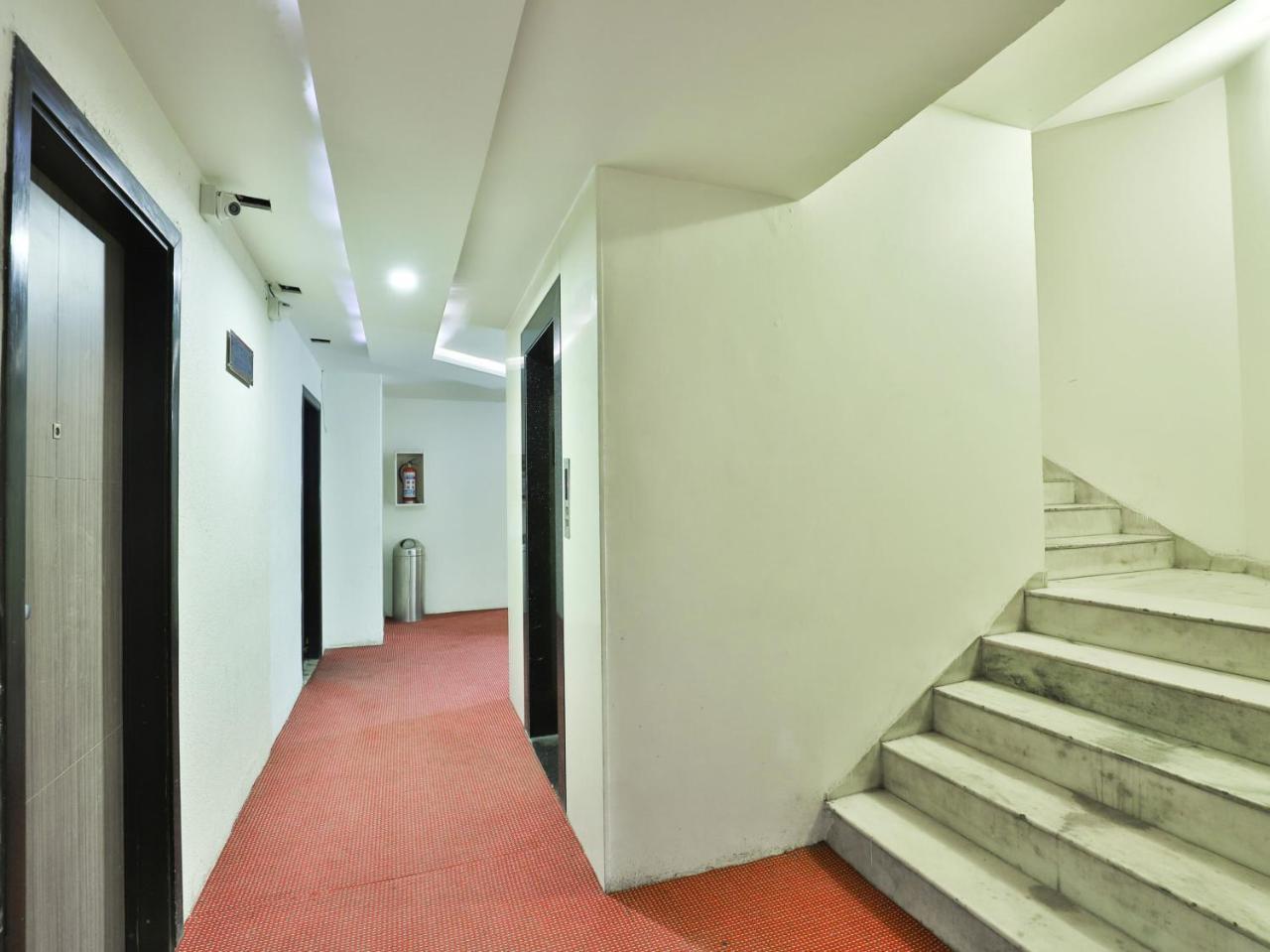 Oyo 1123 Hotel Rock Regency Ahmedabad Esterno foto