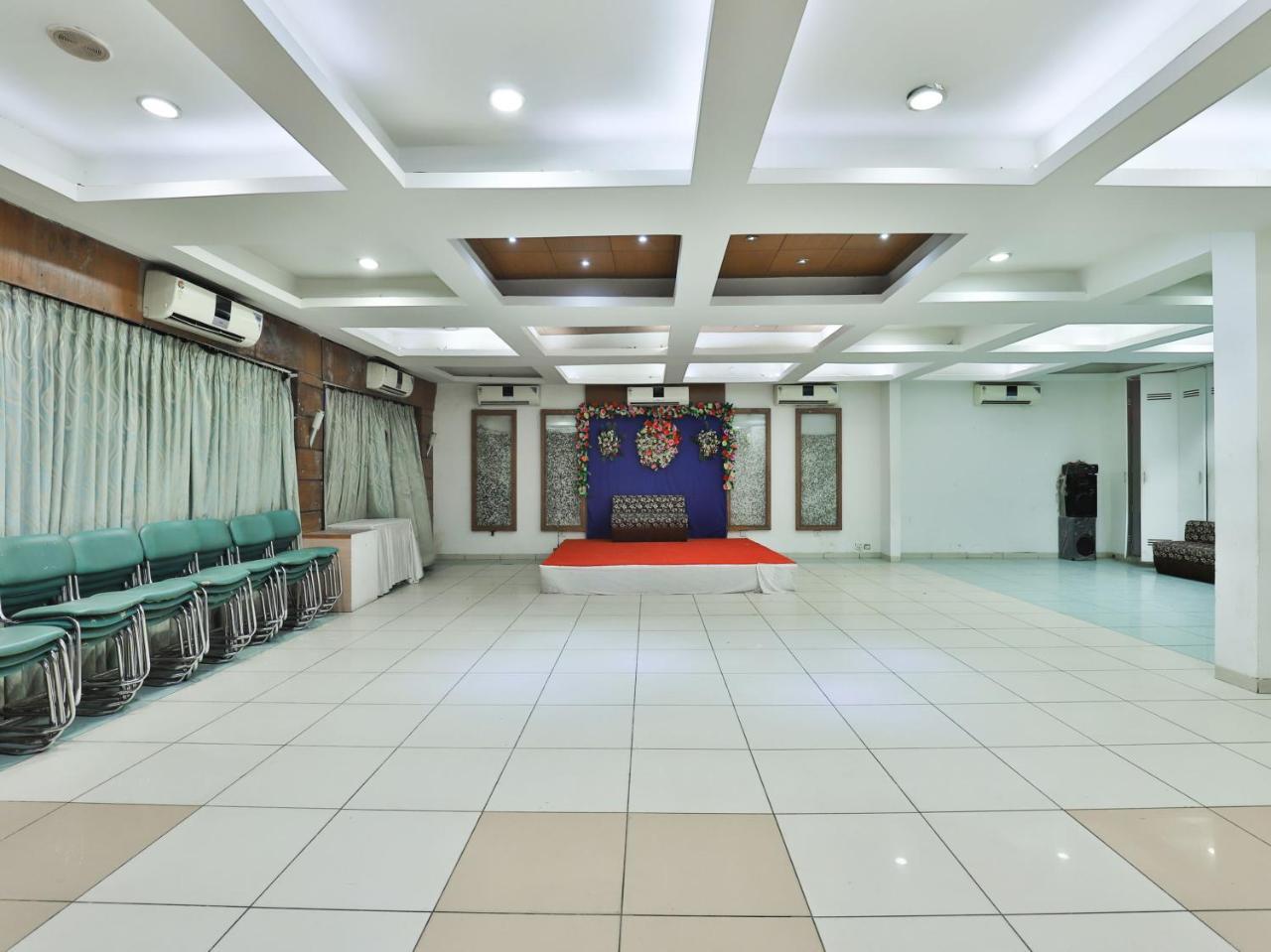 Oyo 1123 Hotel Rock Regency Ahmedabad Esterno foto