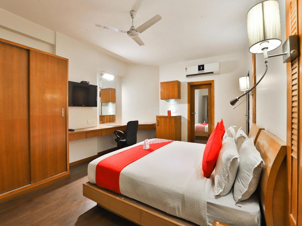 Oyo 1123 Hotel Rock Regency Ahmedabad Esterno foto